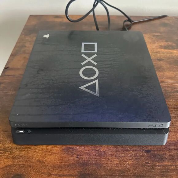 Sony PlayStation 4 Model CUH-2215B Console 1TB Tested Working Days Of Play - Picture 1 of 9